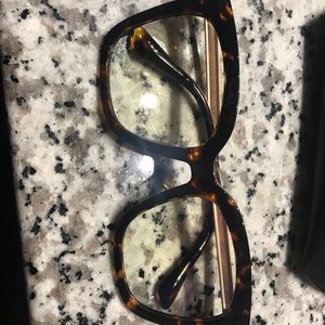 Diff sunglasses. Blue light blocking